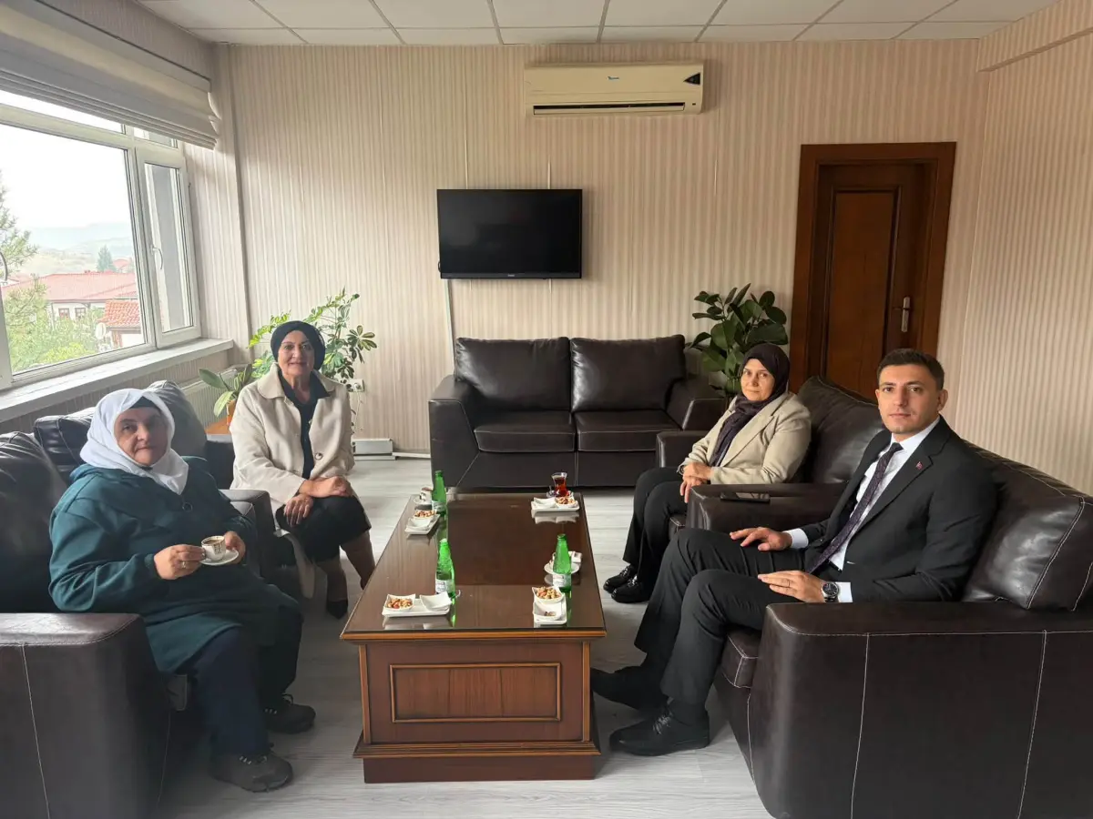 Güdül Kaymakamı Akar şehit annelerini makamında ağırladı