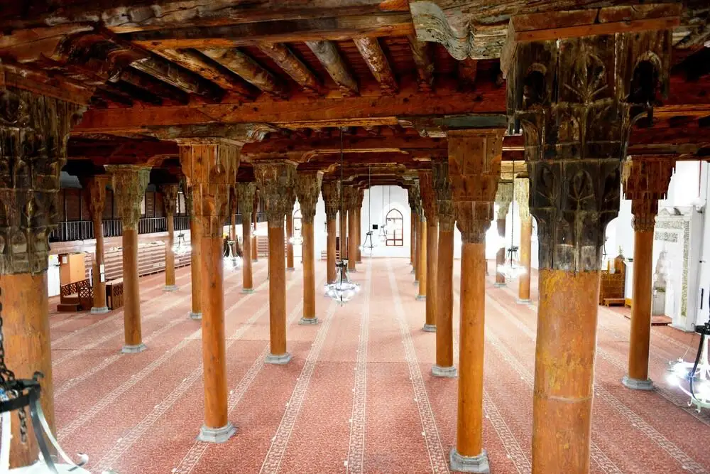 UNESCO listesindeki ahşap hipostil camiler dikkat çekiyor