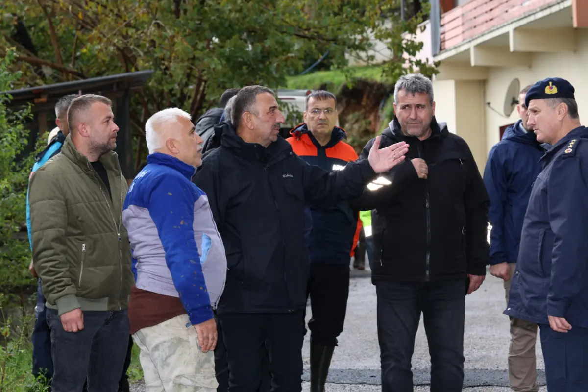 Zonguldak Valisi yağış ve fırtına bölgelerinde inceleme yaptı