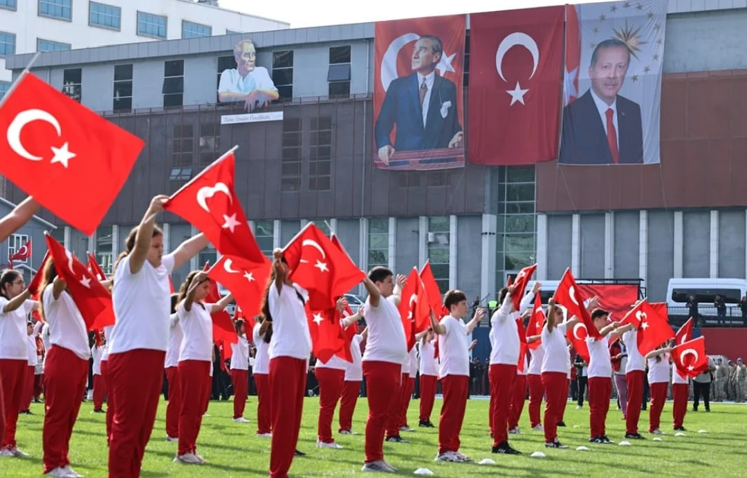 Zonguldak’ta 29 Ekim kutlamaları çelenk töreniyle başladı